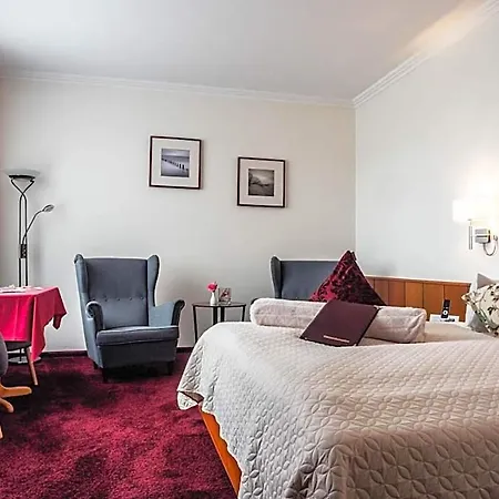 Otel Garni & 3*